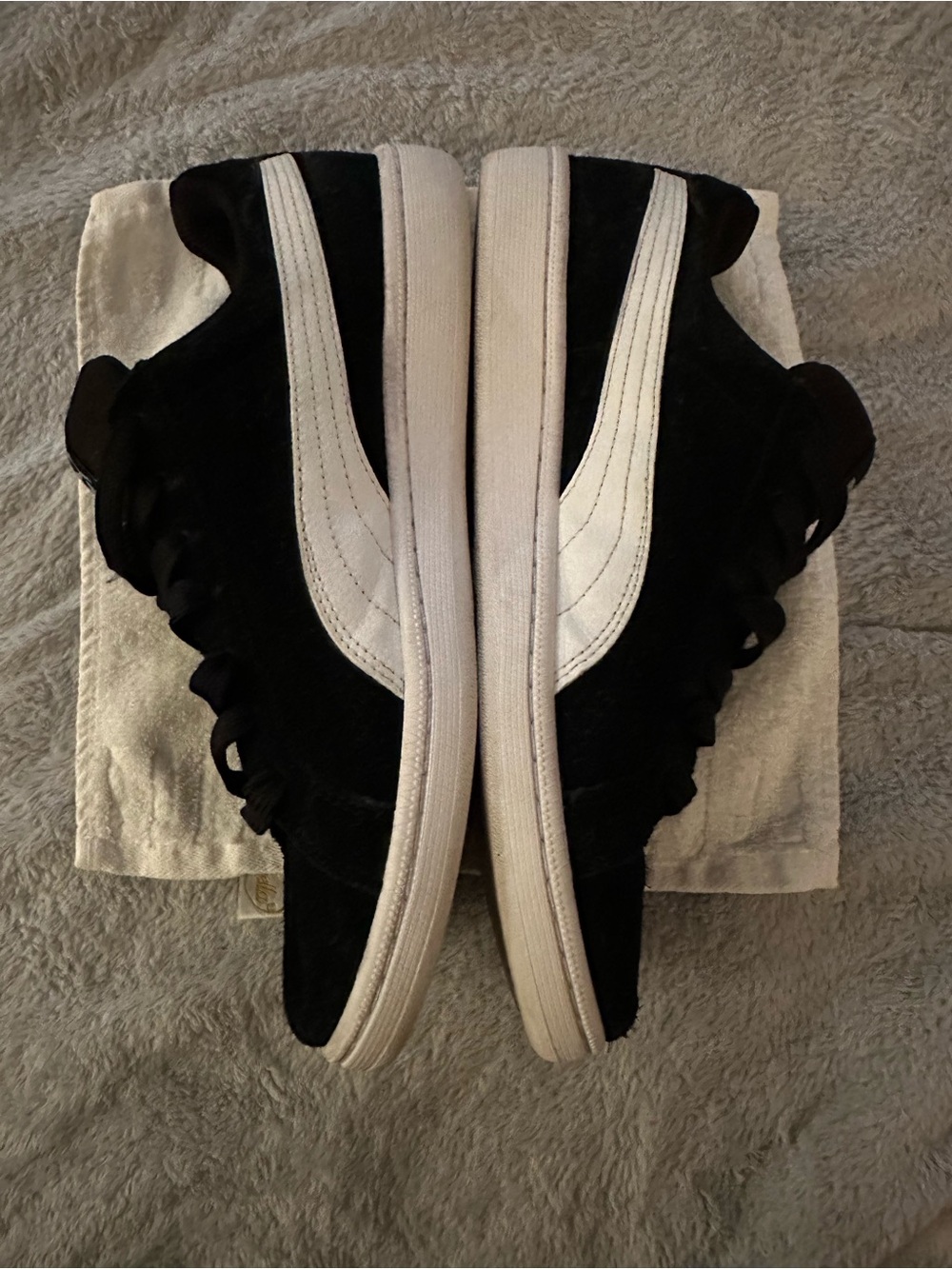 Puma Shoes Men's Size 9 Black White Classic Suede Sneakers - Picture 4 of 10